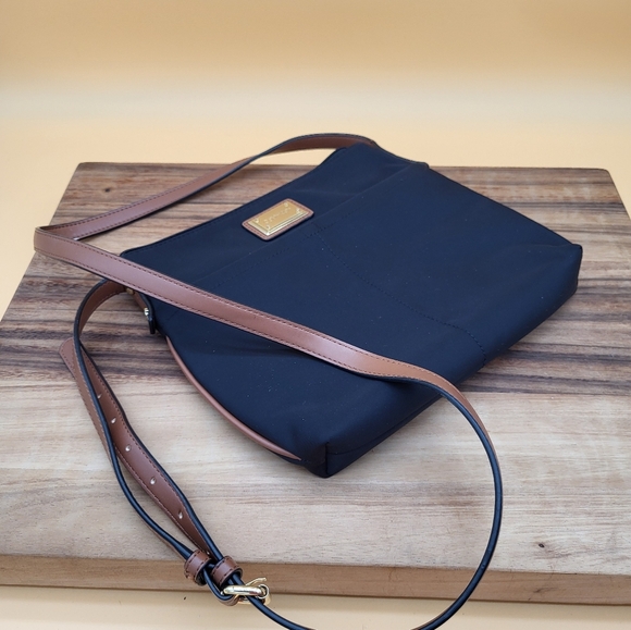 Calvin Klein Black and Tan Crossbody Bag, Like New - Picture 4 of 7